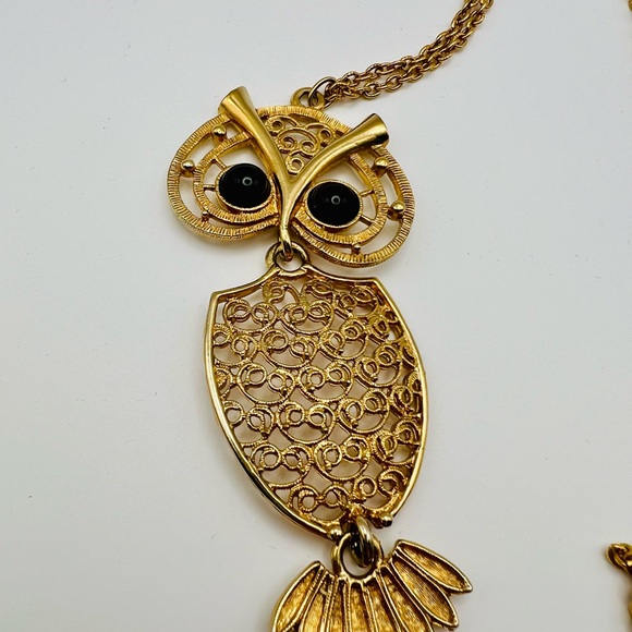Vintage Gold Tone Filigree Owl Pendant Necklace Retro 1970s - Picture 3 of 5